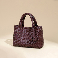Nouveau sac fourre-tout décontracté en cuir souple pour femmes avec petit sac à main assorti mère-enfant, sac bandoulière tissé polyvalent pour femmes