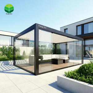 <span class=keywords><strong>Pergola</strong></span> bioclimatique de luxe personnalisable <span class=keywords><strong>avec</strong></span> <span class=keywords><strong>toit</strong></span> à lames motorisées <span class=keywords><strong>en</strong></span> aluminium, porte vitrée <span class=keywords><strong>et</strong></span> stores enrouleurs pour piscine extérieure - Product Image 3