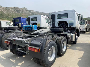 Promotion : Camion Tracteur d'Occasion SINOTRUK HOWO 6x4, 10 Roues, Diesel, Adapté au Transport de Bétail et aux Travaux de Construction, Compatible GNC/GNL - Product Image 6