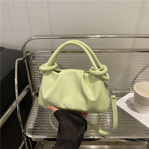 Sac à main nuage plissé simple de style coréen 2026 en polyester, petit sac carré exquis à bandoulière pour femme - Product Image 4
