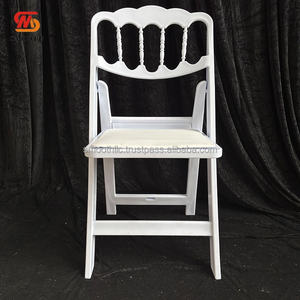 Chaise pliable en résine plastique blanche avec coussin en PU pour événements extérieurs et décorations de mariage - Product Image 5