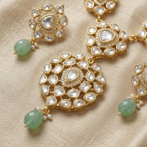 Conjunto de Collar Clásico de Plata 925 para Mujer con Cuentas Verdes y Trabajo Kundan, Joyería Tradicional India, Conjunto de Aretes para Novia - Product Image 6
