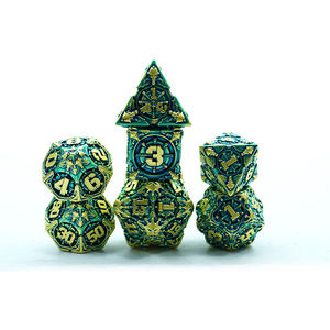 ชุดลูกเต๋าทรงโจรสลัดสุดหรู7ชิ้นทำด้วยมือทำจากโลหะผสมสังกะสีสีเขียวทองออกแบบโลโก้ได้ตามต้องการ - Product Image 2