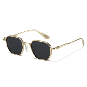 <span class=keywords><strong>Occhiali</strong></span> <span class=keywords><strong>da</strong></span> <span class=keywords><strong>Sole</strong></span> di Lusso 2026 per Uomo, Montature Quadrate di Design, Protezione UV, Logo Personalizzabile, Vendita all'Ingrosso e Dropshipping - Product Image 1