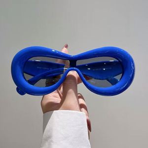 Gafas de Sol de Burbuja Extra Grandes de Estilo Futurista y Moderno QM Trendy, Gafas de Sol de Color Caramelo a la Moda - Product Image 5