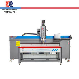 معدات توزيع رغوة البولي يوريثان لختم السيارات والإلكترونية - Product Image 1