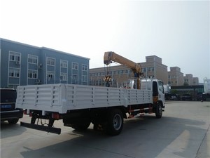 شاحنة بضائع ايسوزو 2 مع 5 طن x4 شاحنة رافعة قابلة للطي مركبة على شاحنة - Product Image 4