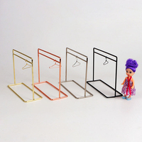 EN STOCK Meubles miniatures pour maison de poupée 1:12, mini-cintres modernes en métal doré et argenté, petits cintres pour vêtements de poupée