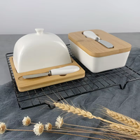Plat à beurre en porcelaine avec logo personnalisé du fabricant, support à gâteau et à fromage, conteneur à beurre en céramique avec couvercle en bambou, vente en ligne très populaire