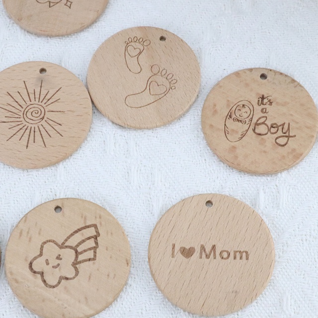 Eco-Friendly Monthly Milestone Wooden Photo Props Discs Newborn Gifts for Baby Boy or Girl Hand-Emporved Engraved Cards