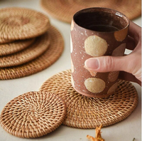 Ensemble de 6 sous-verres ronds stylés faits à la main en osier naturel, tapis et tampons en rotin, design naturel circulaire