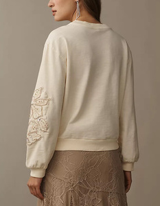Sweat-shirt unisexe personnalisé 100% coton, col rond, en molleton French Terry, avec perles brodées, coupe ample, épaules tombantes, pour femme - Product Image 4