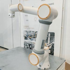 Bras robotique collaboratif à 6 axes HWINT, haute stabilité, multi-applications, pour le polissage des tubes ronds, le traitement de surface et la manutention - Product Image 1