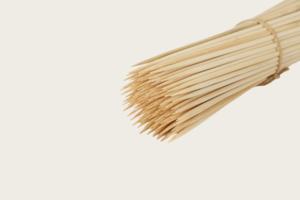 Máquina cortadora de palo de bambú de Vietnam de 1,3mm, <span class=keywords><strong>pincho</strong></span> de palo de bambú en forma de corazón, Máquina manual redonda para hacer palos de bambú - Product Image 2