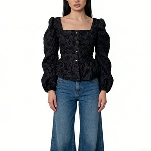 Blusa de Mujer con Cuello Cuadrado y Mangas Abullonadas de Jacquard - Camisa Casual con Botones al Frente - Product Image 4
