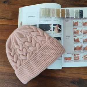 Bonnet en <span class=keywords><strong>laine</strong></span> mérinos 100% à maille torsadée - Unisexe, couleur unie, <span class=keywords><strong>cache</strong></span>-oreilles pour les voyages, la randonnée, la plage et les affaires - Product Image 2