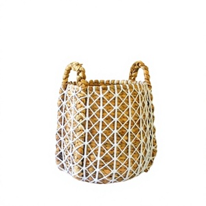 Panier de rangement KELANA M fait main en jacinthe d'eau avec corde en coton, panier à linge tressé, organisateur de décoration intérieure écologique - Product Image 1