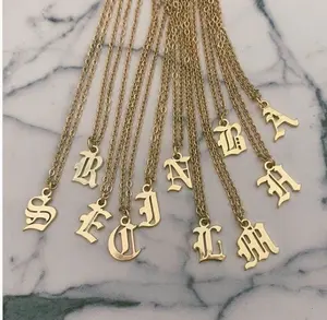 Chaîne à maillons anglais avec pendentif de lettre initiale, collier en acier inoxydable plaqué or pour femmes et hommes