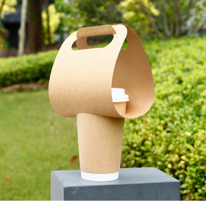 Portavasos desechable de papel kraft, resistente y universal, ideal para llevar té con leche, café y bebidas. - Product Image 1