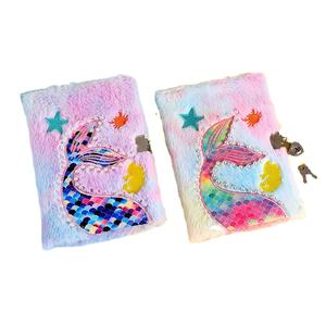 Journal intime pour fille avec serrure et clé Perle perlée école carrée secrète douce couverture floue moelleuse Animal mignon sirène Journal carnet de notes pour fille - Product Image 1