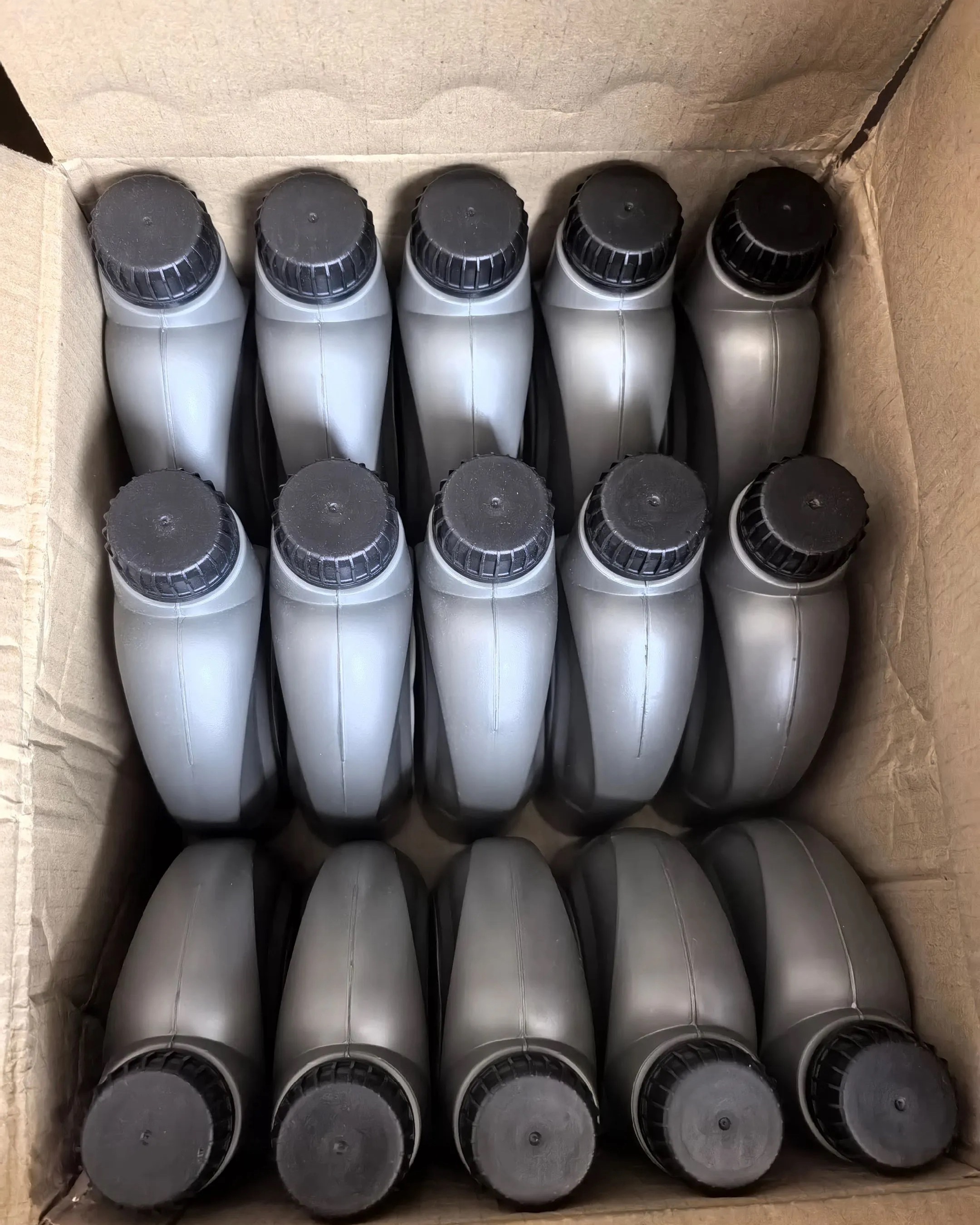 Factory Wholesale GuanAo High Quality Dot3/Dot4/Dot5 SAE Automotive Lubricant Brake Fluid Container for Cars Engine Oil Brake Parts Image 5
