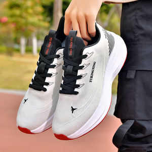 Zapatillas de Running Ligeras para Hombre con Diseño de Malla Transpirable, Sistema de Amortiguación Avanzado, Suela de Alta Tracción, Zapatillas de Running Profesionales - Product Image 3