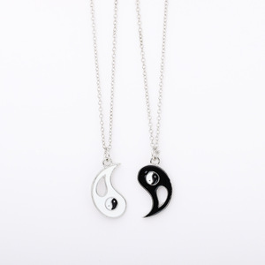 Collier pendentif thème Yin Yang en argent 925 plaqué rhodium, minimaliste, unisexe, pour tous les jours, bijoux fins - Product Image 5