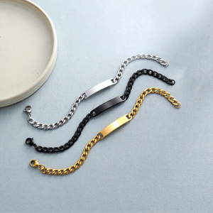 Bracciale da Uomo in Acciaio Inossidabile con Catena a Maglia Curb Placcata Oro 18K PVD, Personalizzabile con Logo e Nome Inciso - Product Image 3