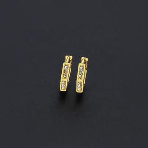 Boucles d'oreilles créoles en laiton avec zircone cubique, motif cœur épais et pompon – Idéales pour mariage, fiançailles ou comme cadeau - Product Image 5