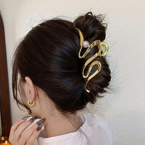 2024 or argent cheveux accessoires en gros Collection vague grande pince à saisir Merad requin pince femmes luxe cheveux griffe pinces Valent - Product Image 3