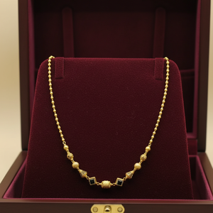 Exquisito Collar Tradicional de Oro de 22K para Mujer con Detalles de Piedras Negras Cuadradas Geométricas e Intrincadas Cuentas de Oro - Product Image 2