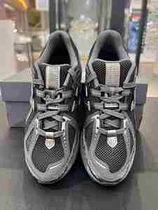 La Fábrica Ofrece un Nuevo Lote de Zapatos Deportivos Modernos para Hombre y Mujer, Así Como Zapatos Casuales Cómodos para Caminar - Product Image 4