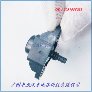 Mercedes-Benz Intake Pressure Sensor A0051535028 Chassis Mount <b>Gauge</b> Type - Product Image 4