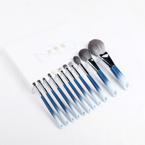 Juego de brochas de maquillaje de flor de amor de mariposa de 11 piezas, herramientas faciales esenciales para corrector de sombra de ojos, mezcla de polvo, pelo de Animal - Product Image 3