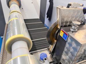 ฟิล์มกันรอย กันกระสุน กันแตก ป้องกันการระเบิด แบบม้วน สำหรับอาคาร รถยนต์ กระจกหน้าต่าง เพื่อความปลอดภัย - Product Image 2