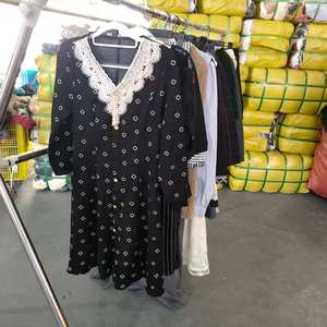 W01 <span class=keywords><strong>Prix</strong></span> bas, bonne qualité, haute performance, couleurs mélangées, 90% de vêtements d'hiver d'occasion propres (jupes et shorts) pour femmes, marque Ldxq - Product Image 4