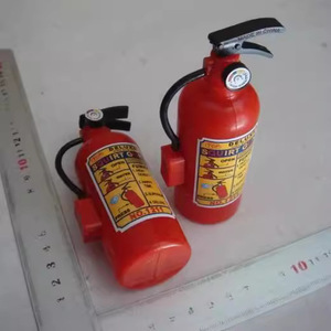 Pistola de agua con extintor de incendios para niños creativos, juguete unisex de plástico de 4x3,8x11 cm para jugar en verano - Product Image 1