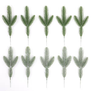 ขายส่งกิ่งสนพลาสติก 3 แฉก ใบสนประดับตกแต่งคริสต์มาส กิ่งสนเทียม พืชอื่นๆ - Product Image 6