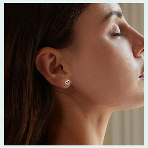 Venta al por mayor clásico circón tornillo atrás pendientes de moda 2024 niños delicado 925 Plata verano mujeres pequeño corazón <span class=keywords><strong>Stud</strong></span> pendiente - Product Image 6