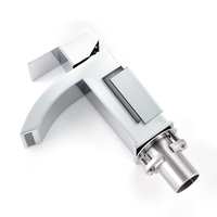 Robinet de lavabo de salle de bain monocommande moderne en alliage de zinc chromé à montage sur plan, mélangeur eau chaude et froide