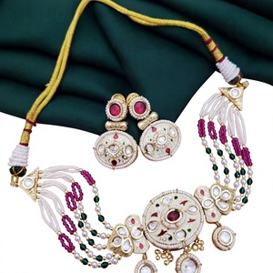 Elegante conjunto de collar étnico chapado en oro con aretes de imitación de perla y circonita, joyería para mujer, para usar en bodas. - Product Image 2
