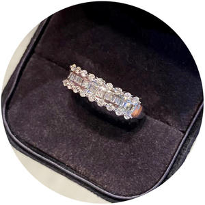 Anello da Donna in Oro Bianco con Diamanti Taglio Baguette Colore G Naturale Stile Classico per Fidanzamento - Product Image 6