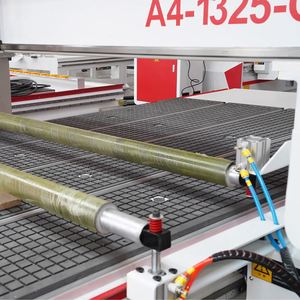 Máquina de Grabado Personalizada Modelo A4-1325-C8-<span class=keywords><strong>Pro</strong></span> con Cambiador de Herramientas de Disco y <span class=keywords><strong>Rodillo</strong></span> de Presión para Paneles Perforados - Product Image 6
