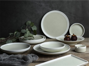 Precios de fábrica Cerámica hecha a mano Esmalte mate Cubiertos Juegos de platos para servir Restaurante europeo Vajilla de cerámica moderna - Product Image 3