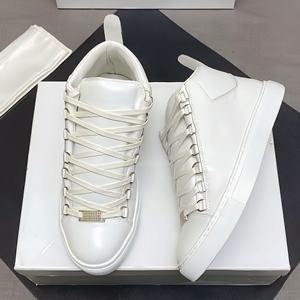 Zapatos de Hombre de Alta Calidad, Diseño de Lujo, Piel Plegada, Estilo Clásico Casual, Punta Redonda, Cierre con Cordones, Suela Plana, Modernos, para Surf - Product Image 2