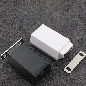 Manija de Puerta Moderna Invisible con Interruptor Magnético de Presión, Succión Fuerte para Puertas de Madera, Rebote Resistente para Escuelas y Salas de Estar - Product Image 2
