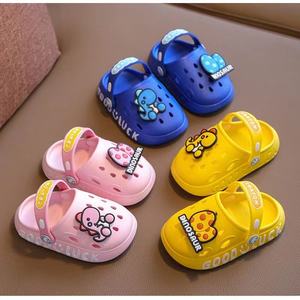 Nouvelles Sabots en PVC Mignons à Motif Dinosaure pour Enfants, Antidérapants avec Bride Arrière, Idéales pour Garçons et Filles, Chaussons d'Été pour l'École Primaire - Product Image 1