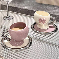 Taza de café de cerámica con forma de lazo 3D creativa, taza de café de lujo nórdica con logotipo personalizado, taza de leche de porcelana con posavasos