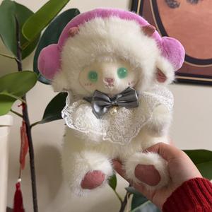 Adorable Poupée de Bureau Mignonne Version Q, Jouet en Peluche en Laine en Forme de Petit Animal avec Écouteurs, Petite Poupée Mouton, Ornement de Bureau OEM ODM - Product Image 1