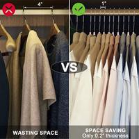 Cintre à vêtements AINARE antidérapant en plastique à un seul niveau, avec épaules recouvertes de TPR et crochet métallique pivotant pour armoire, idéal pour chemises, vestes et manteaux